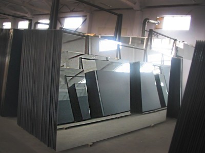 Армування дзеркал з підсвічуванням протиосколковою плівкою